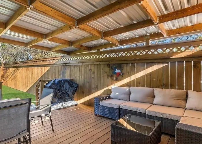 Holiday home Stockyards 5 Mins!-new!-sleeps 8. Cowboy *
