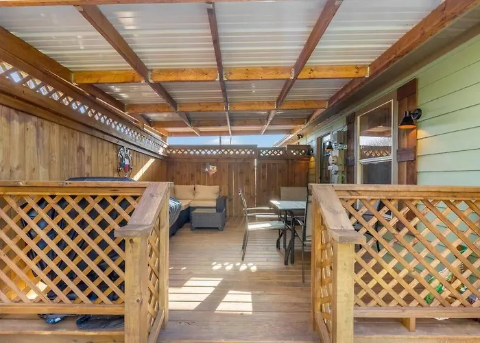Stockyards 5 Mins!-new!-sleeps 8. Cowboy Holiday home