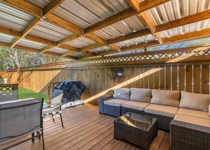 Holiday home Stockyards 5 Mins!-new!-sleeps 8. Cowboy *