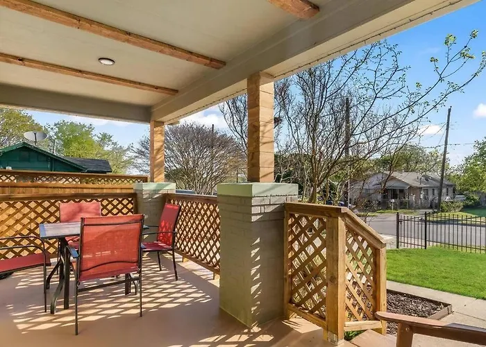 Stockyards 5 Mins!-new!-sleeps 8. Cowboy *