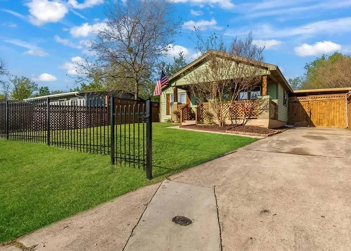 Holiday home Stockyards 5 Mins!-new!-sleeps 8. Cowboy Fort Worth